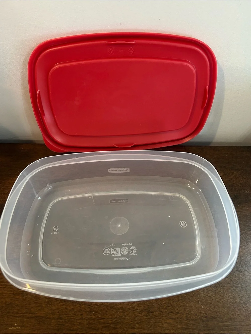 Rubbermaid Red Rectangle 5.5 cup 1.3 liter Storage Container Red Lid Sheer Base.